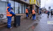 Тенге упал в обменниках до 381 за доллар