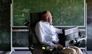 Монету с черной дырой выпустили в память о Хокинге