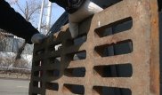 Эксперимент: журналисты попытались продать решетку от канализации в Алматы