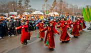 10 тысяч карагандинцев спели и станцевали в центральном парке