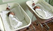 Китаянка родила двойняшек от разных отцов