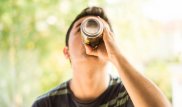 Выпивавший шесть энергетиков в день показал, что произошло с его языком
