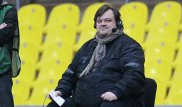 Комментатор Василий Уткин сообщил, что на него напали