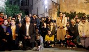 Французы поют молитвы у горящего собора Парижской Богоматери