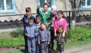Многодетной семье из Текели подарили дом
