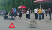 Менявшего колесо водителя сбили на Кульджинской трассе