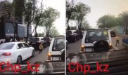 Ребенок выбежал под колеса автобуса в Алматы