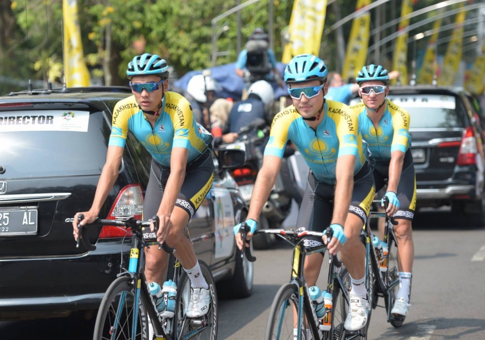 Казахстанские велосипедисты завоевали золото на чемпионате Азии