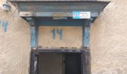 Семья оказалась брошенной в разбитой двухэтажке в Павлодаре