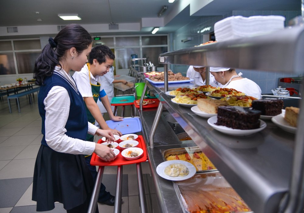 Каждый пятый школьник в Казахстане страдает ожирением