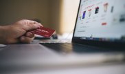 Казахстанцы в два раза чаще стали платить онлайн