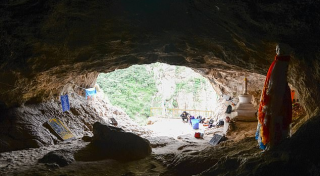 Карстовая пещера Байшия находится на высоте 3,2 тысячи метров в местечке Сяху. © Lanzhou University