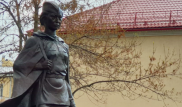 Памятник Алие Молдагуловой открыли в Санкт-Петербурге