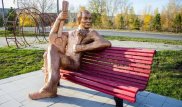 Скульптуру Бари Алибасова демонтировали в Усть-Каменогорске