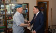 Аким Акмолинской области посетил ветеранов Великой Отечественной войны