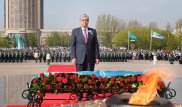 Токаев возложил цветы к Вечному огню в Нур-Султане
