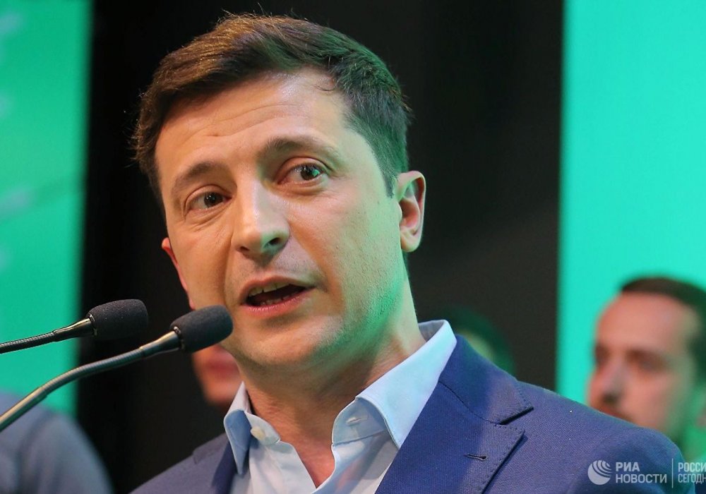 Зеленский потребовал от депутатов решить вопрос своей инаугурации