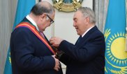 Нурсултан Назарбаев вручил орден Алишеру Усманову