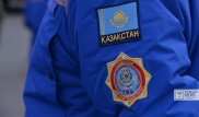 Спасатели вызволили пятерых детей из закрытой квартиры в Семее