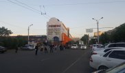 Торговцев и пассажиров оштрафовали в районе "Саяхата" в Алматы