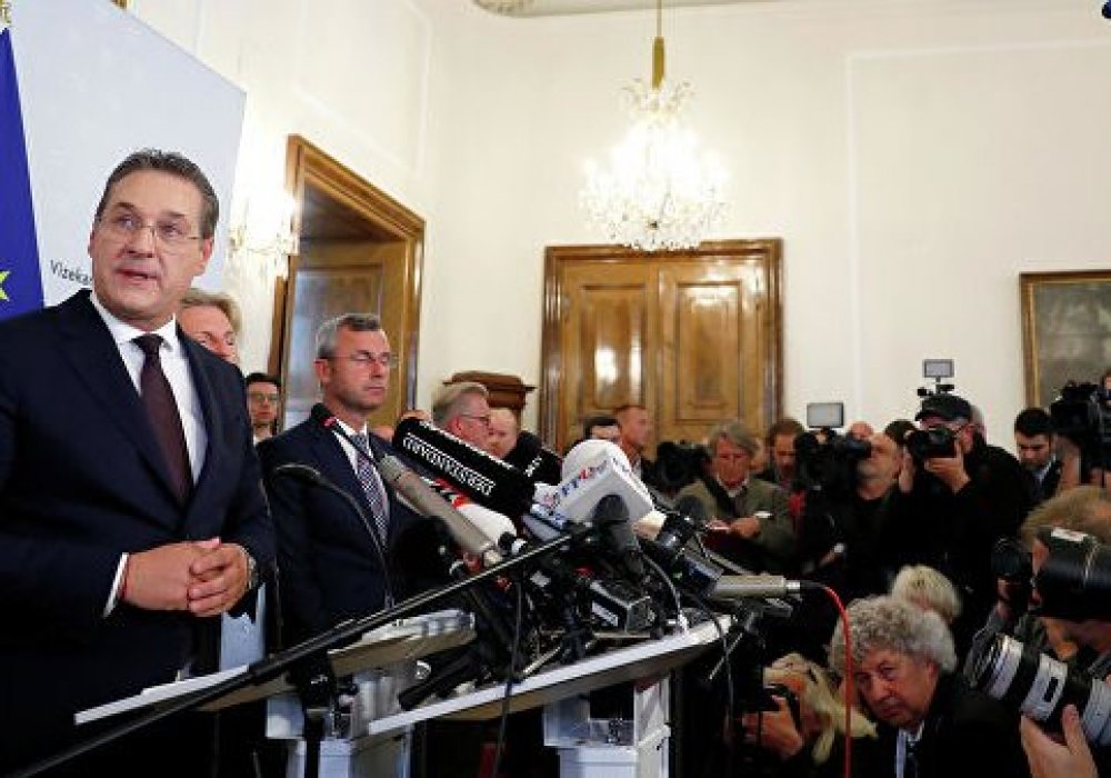 Вице-канцлер Австрии Штрахе объявил об отставке после скандала