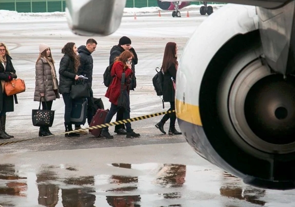 Казахстан с начала года покинули больше восьми тысяч человек