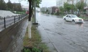 Ливень в Шымкенте: магазин бытовой техники и квартиры залило водой