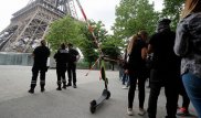 В Париже эвакуировали людей из Эйфелевой башни