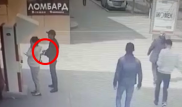 Кража в очереди к терминалу попала на видео в Нур-Султане
