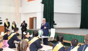 Амандык Баталов провел открытый урок для школьников