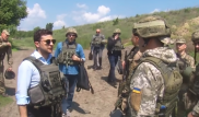 "Привет, Петруха". Появилось видео визита президента Украины на передовую