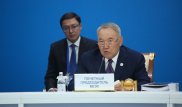 Назарбаев: Даже одежду для военных импортируем, это позор