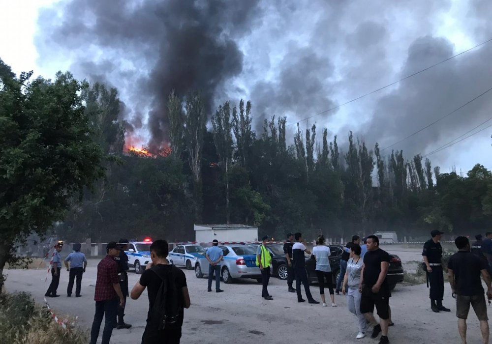 Пагода в таразе. Пожар в Таразе сегодня. Тараз сейчас. Тараз климат.