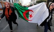 Из-за отсутствия кандидатов в Алжире отложили выборы президента