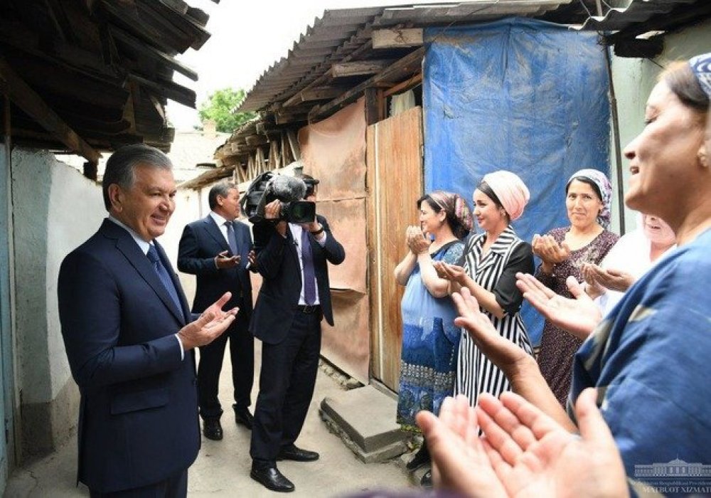 Шавкат Мирзиеев в ходе визита в Андижан. Фото пресс-службы президента Узбекистана