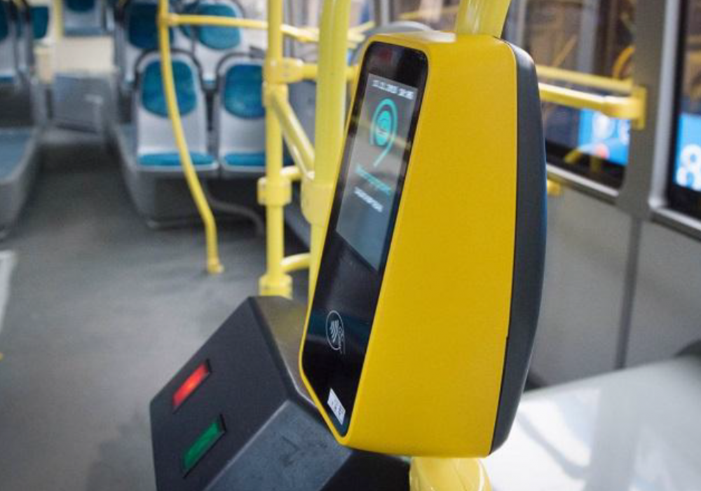 Оплату касанием телефона хотят запустить в столичных автобусах