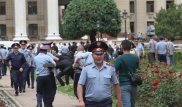 Митинги в Нур-Султане и Алматы: около 500 человек доставили в полицию