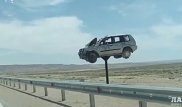 Разбитый внедорожник установили на трассе в Мангистауской области