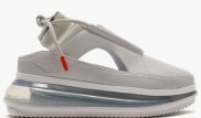 Новая модель кроссовок от Nike в форме утюга разозлила девушек