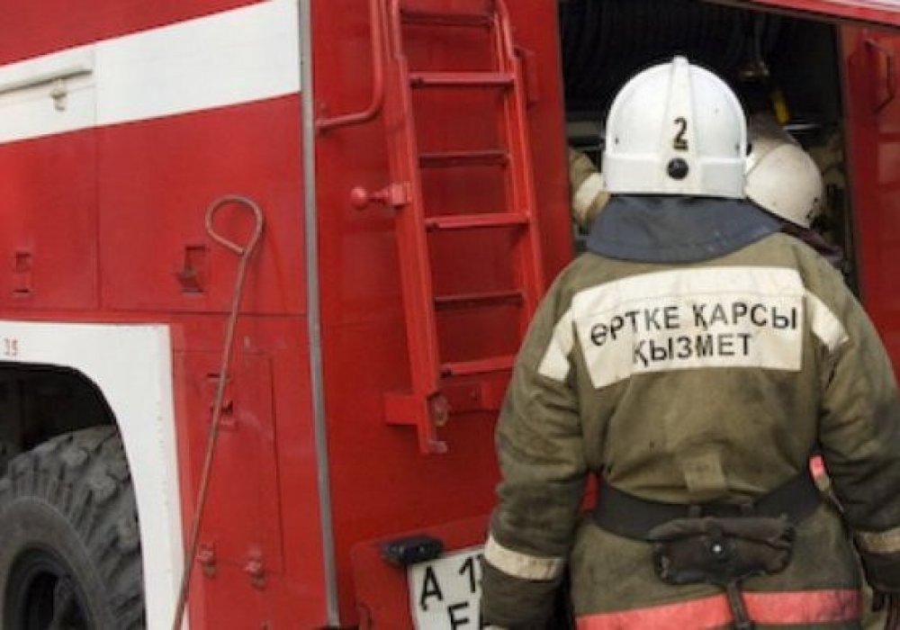 Пожар в гостинице Атырау: более 30 детей эвакуировали