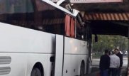 "Жертвы" "моста глупости": крупногабаритный транспорт застревает в Семее