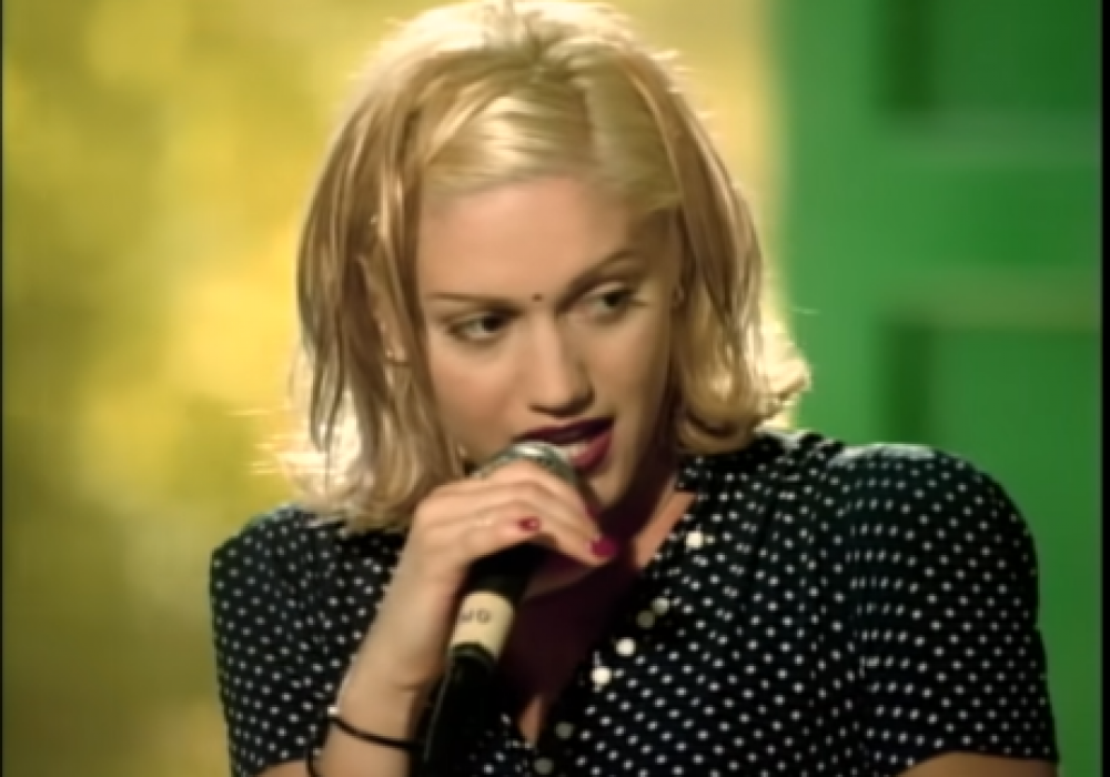 Кадр из клипа группы No Doubt на песню "Don't speak"