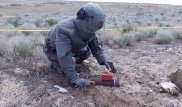 Работу сапера сняли на фото в Актюбинской области