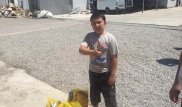 "Маленький рост, но большое сердце". 7-классник помогает жителям Арыси в восстановлении города