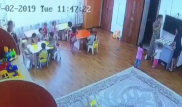Из-за скандального видео на воспитательницу из Талдыкоргана завели уголовное дело