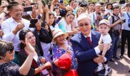 Токаев поднял главный флаг страны в Нур-Султане