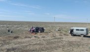 На трассе Атырау - Астрахань перевернулся минивэн: есть погибшие