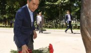 Бакытжан Сагинтаев возложил цветы к мемориалу Дениса Тена
