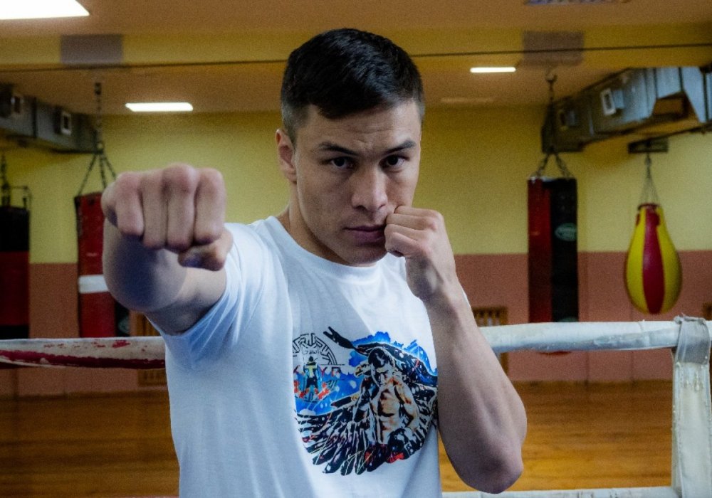 Непобежденный казахстанский боксер женился в Алматы