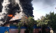 Пожар в Алматы тушат с вертолетов